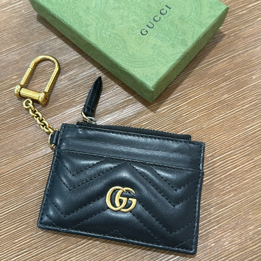 Gucci GG MARMONT KEYCHAIN WALLET in black